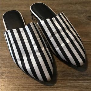 Urban Outfitters Slides